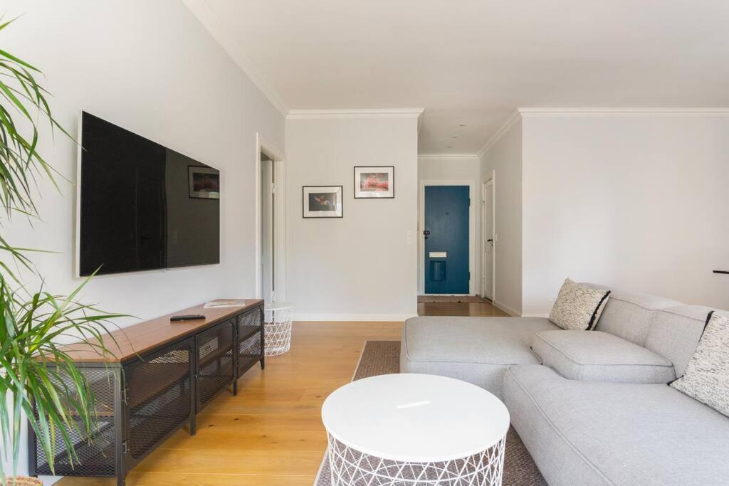 Cozy Apartment In Christianshavn W Two Balconies. København Ngoại thất bức ảnh