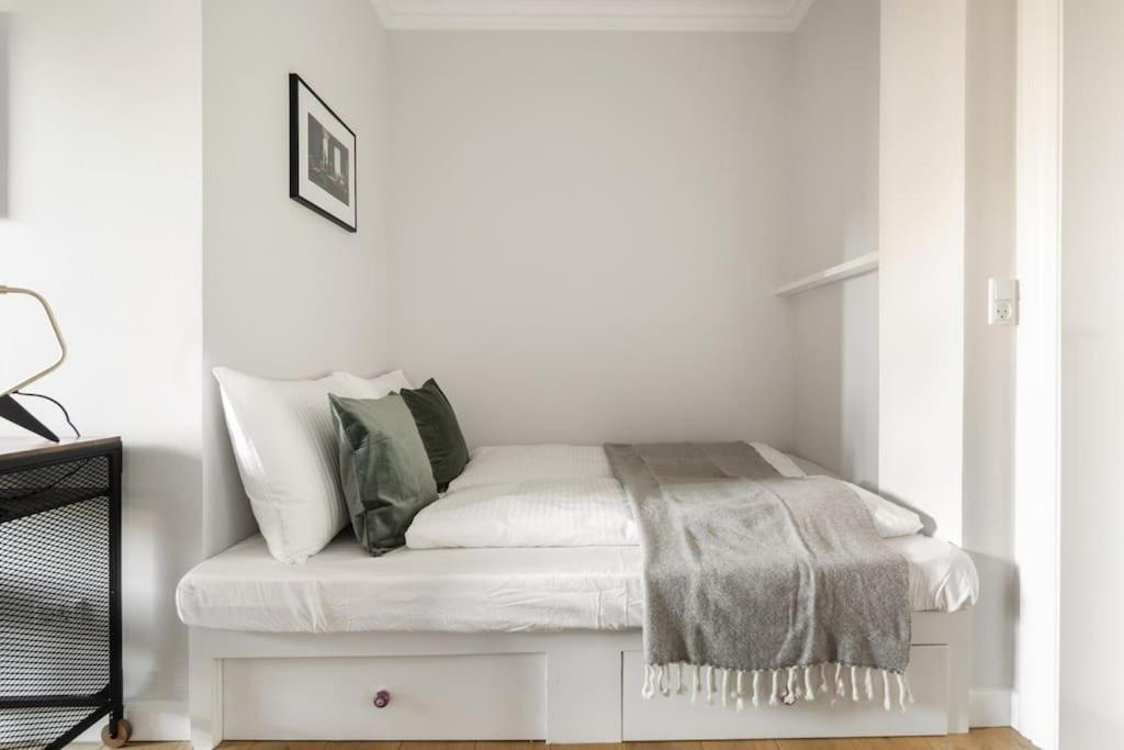 Cozy Apartment In Christianshavn W Two Balconies. København Ngoại thất bức ảnh
