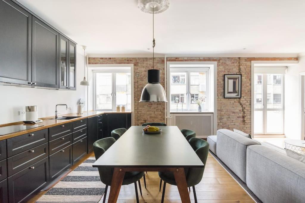Cozy Apartment In Christianshavn W Two Balconies. København Ngoại thất bức ảnh