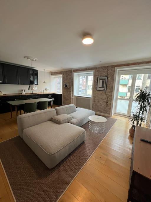 Cozy Apartment In Christianshavn W Two Balconies. København Ngoại thất bức ảnh
