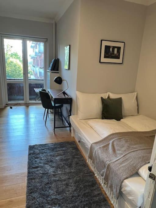 Cozy Apartment In Christianshavn W Two Balconies. København Ngoại thất bức ảnh